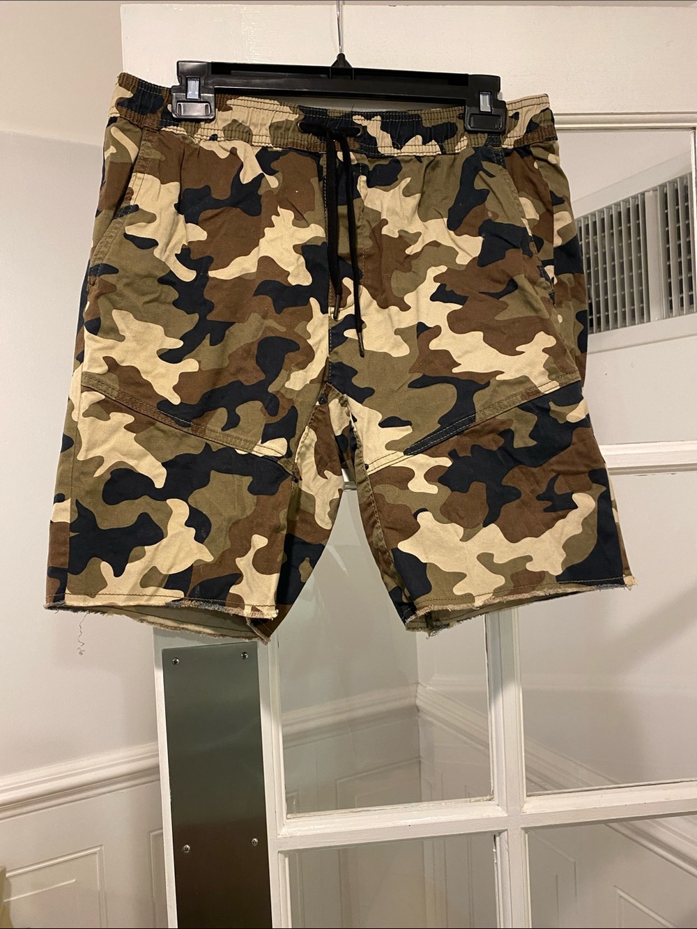 No Boundaries size Medium (32-34) shorts good condition